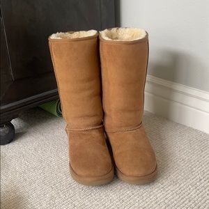 Talk Chestnut Classic UGG Boots - size 8
